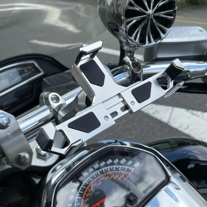 レンタルバイM109R|アルミ製スマホホルダー装備